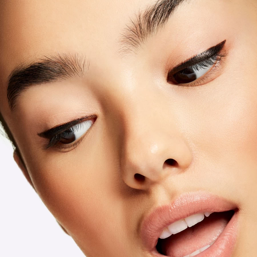 MAC COSMETICS Brushstroke Liner - Brushblack Liquid Eyeliner for Precise Definition & Bold Strokes